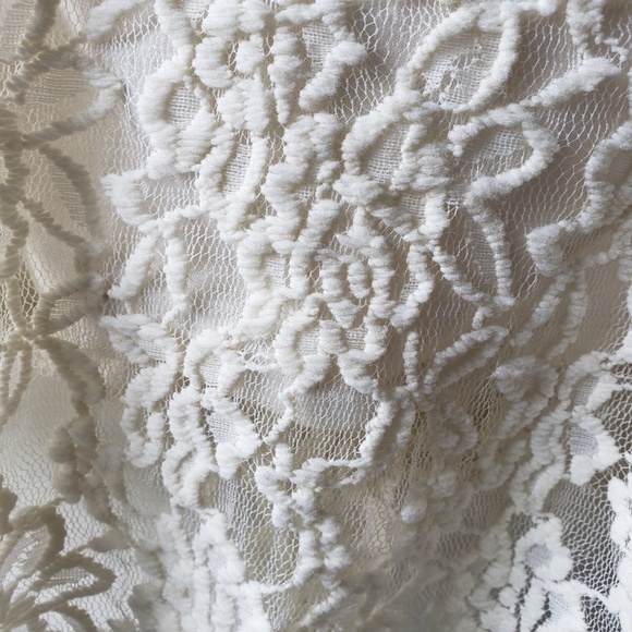 COPY - 🌴Material Girl Floral Lace Crop Top Cami🌴 - Picture 2 of 8